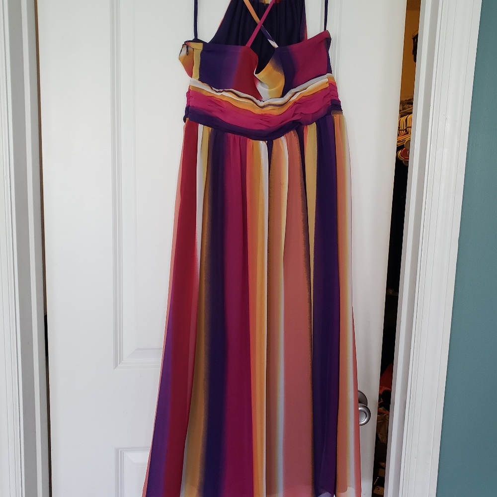 Dress - Picture 2 of 3